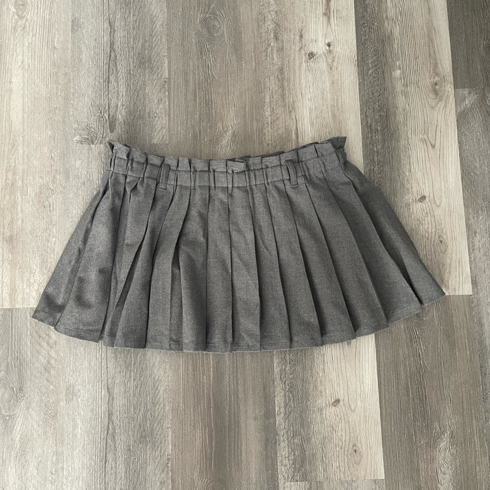 Pleated mini skirt
